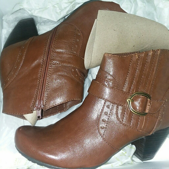 Shoes - Picture 2 of 3